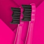 megasmile Sonic Black Whitening II replacement brush heads Shocking Pink - with activated carbon bristles for gentle teeth whitening. Image picture pink. 