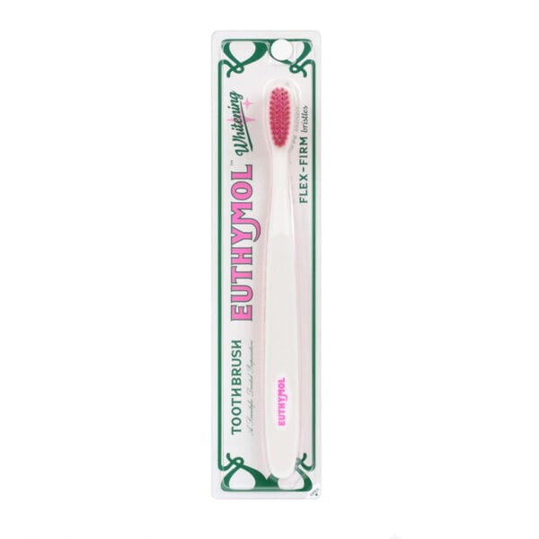 Brosse à dents Euthymol Whitening - Brosse à dents manuelle blanche avec technologie Flex-Firm pour une élimination en douceur de la plaque dentaire. Illustration brosse à dents dans son emballage 