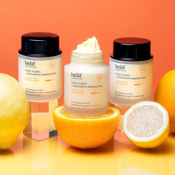 belif Super Knights Multi Vitamin Sleeping Mask 75ml Image à l'orange et au citron - Crème de nuit éclaircissante aux vitamines C, E, B3 & B12 pour une peau éclatante au réveil
