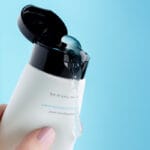 belif Jelly-to-Foam Cleanser 160ml – Sanfter Gesichtsreiniger mit Hyaluronsäure & Kräutern. Produkt, Deckel geöffnet und Gel sichtbar.