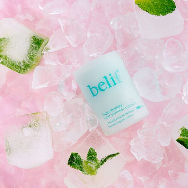 belif Mint Plumper Lipcerin 15ml - Baume à lèvres repulpant & masque à la menthe, aux peptides et au complexe multi-vitaminé. Illustration Baume à lèvres à la glace et à la menthe